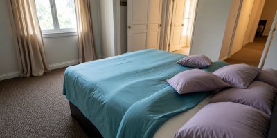  6 MASTER BEDROOM